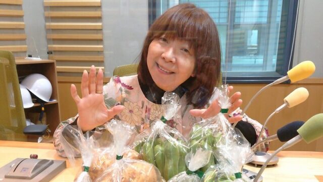 アクリル板越しに、ハイチーズ(^^)v　お豆畑～