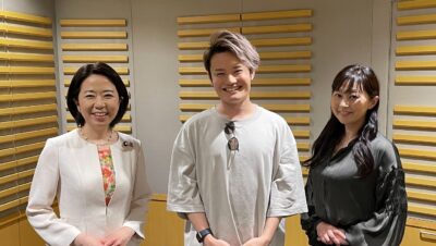 子育てに重要な遊び心と具体的な指示。靴の位置にシールを！