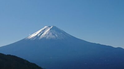 ♪富士は日本一の山ぁ～