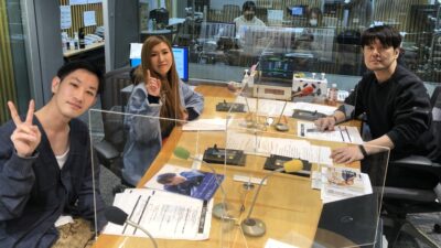人気お笑いコンビ・納言が登場！