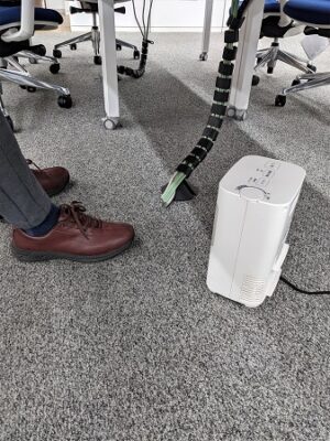 上柳さんの足元には…
