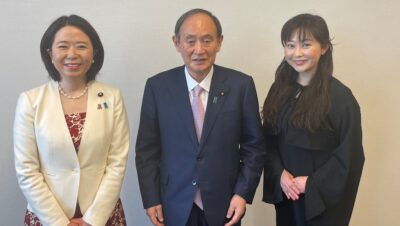 政界を目指し大学の就職課を訪問？