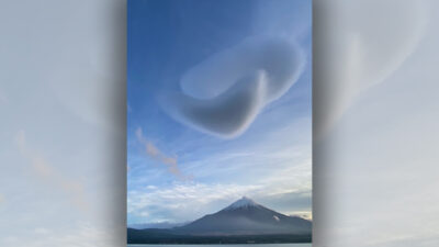 富士山?の上空で縁結び？
