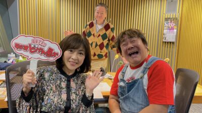 今日も元気に半袖で登場！　石塚英彦さん!!