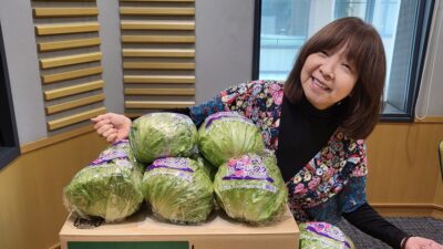 レタスも、開花?