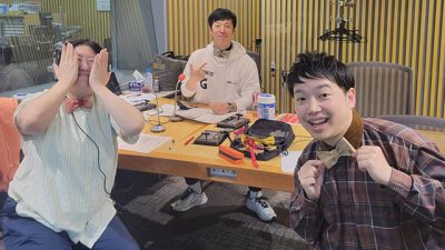 Wゲスト！　若手芸人・ストレッチーズ、演歌歌手・三丘翔太さんが登場！