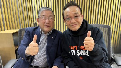 スタジオで弾き語り！　イケおじシンガー・湯原昌幸登場！