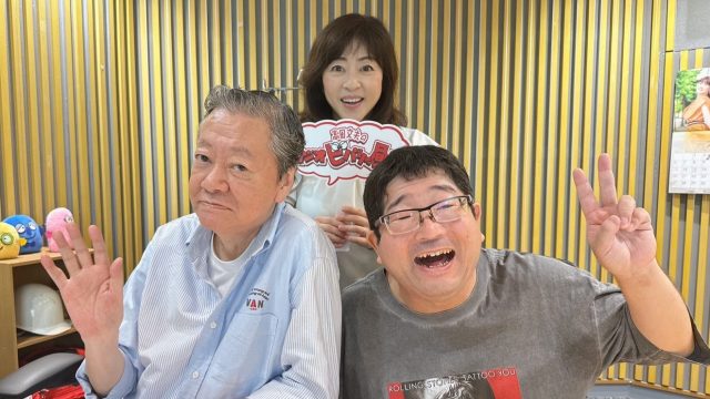 杖でコツコツ。久しぶりに来ていただきました！　サンボマスター山口隆さん！