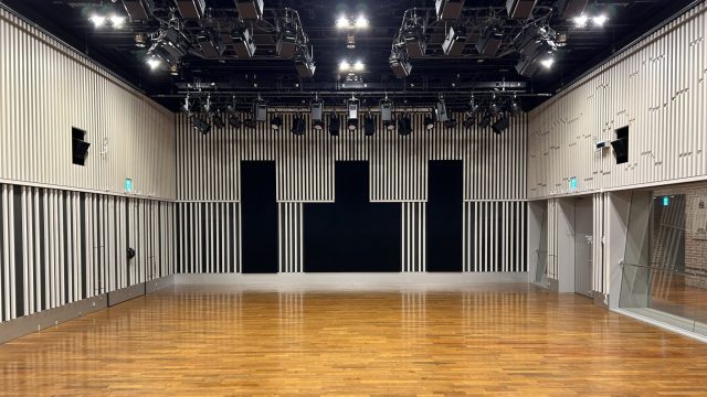 イマジンスタジオの大型スピーカーで…