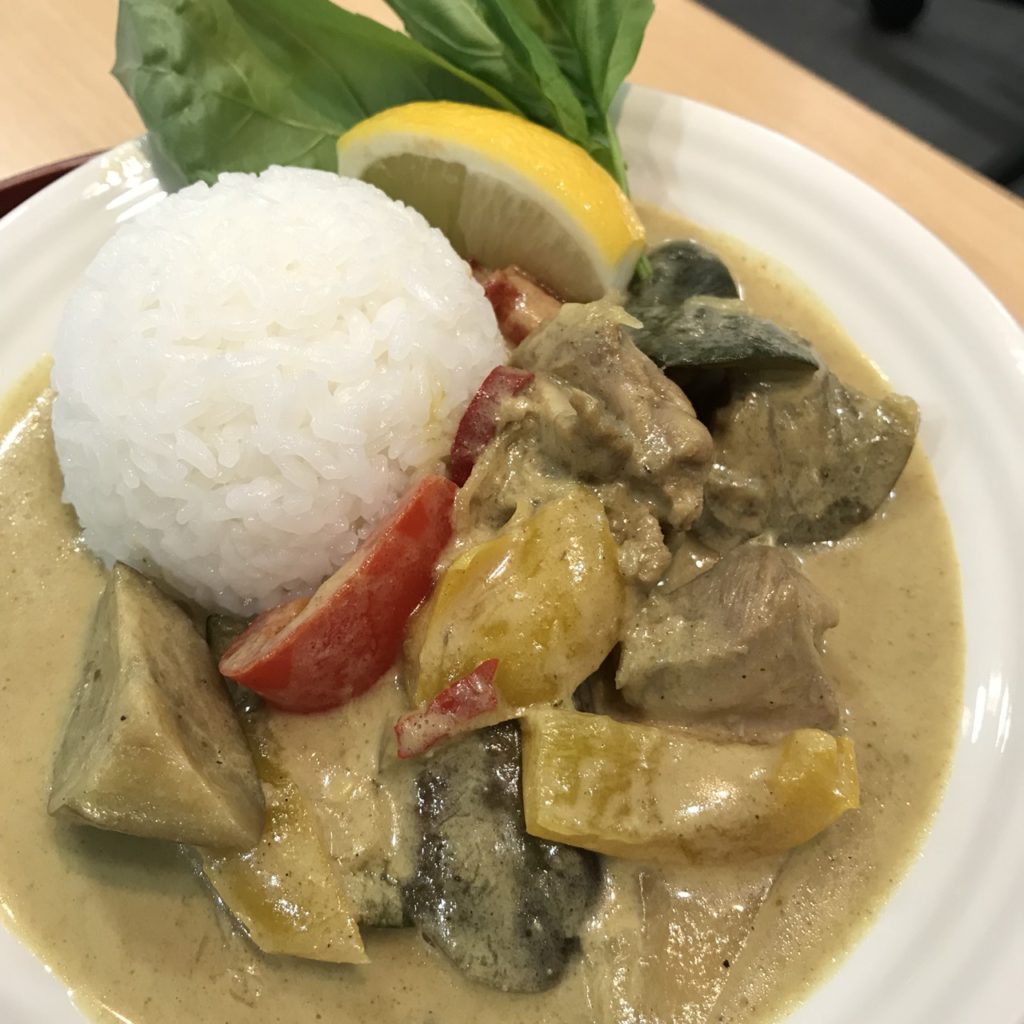 20分でできる本格アジア風カレーを八木亜希子に伝授